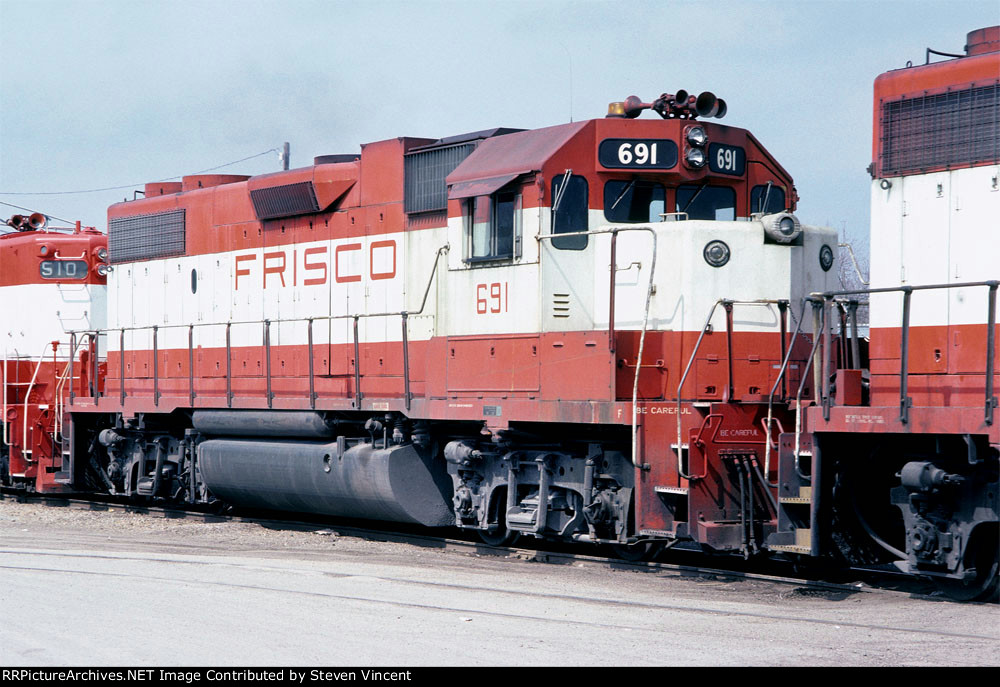 Frisco GP38-2 SLSF #691 on Wichita to Springfield train